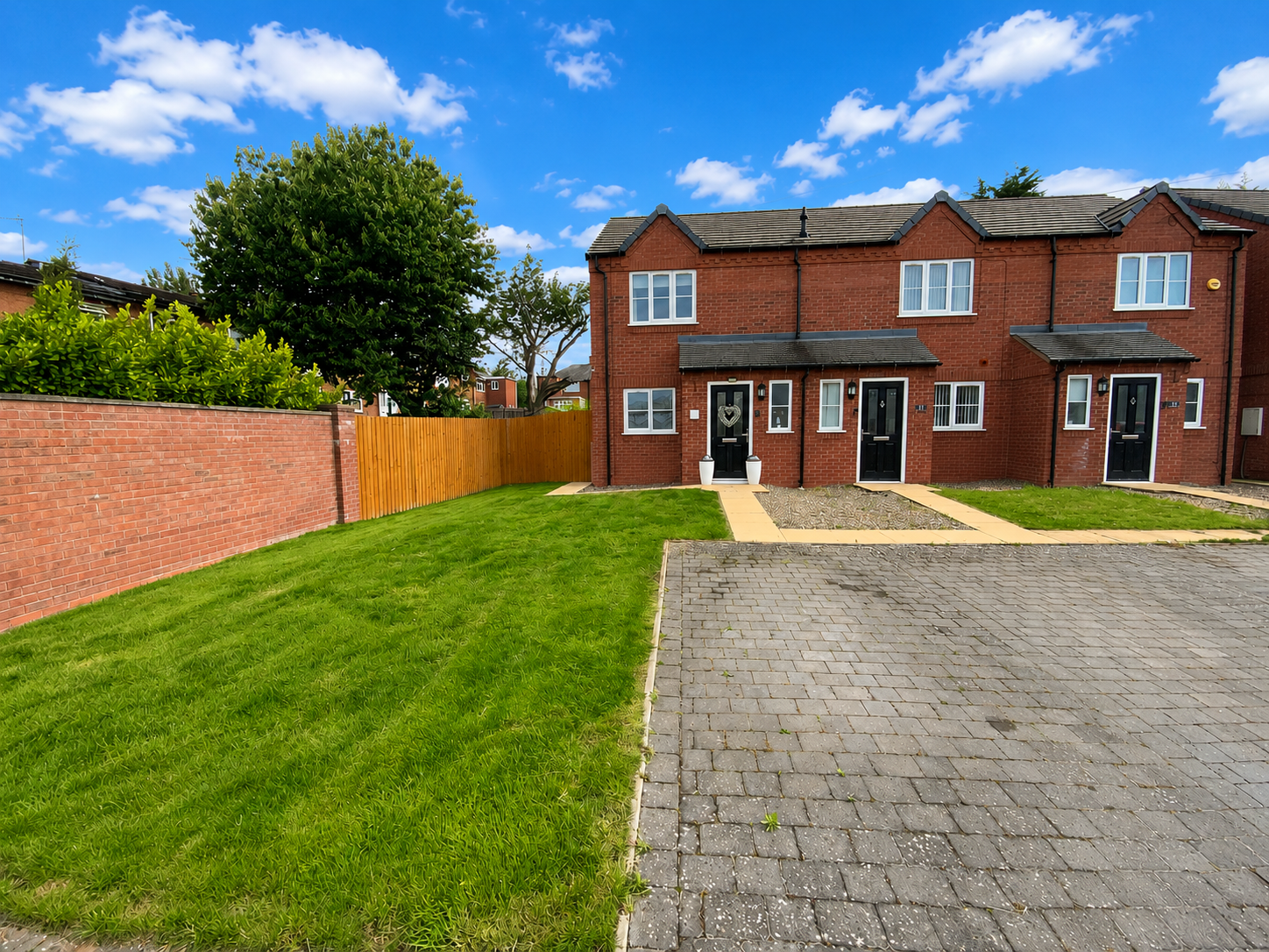 2 bedroom Terraced House Under Offer
