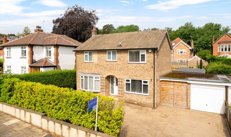 3 bedroom Detached house Under Offer