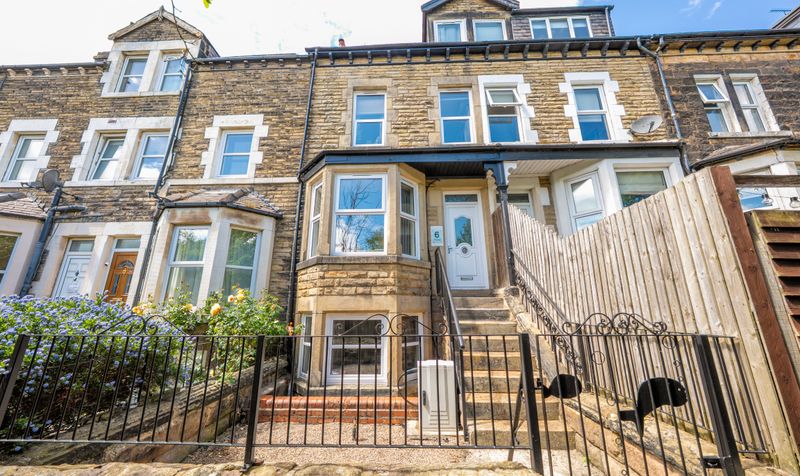6 bedroom Terraced House For Sale