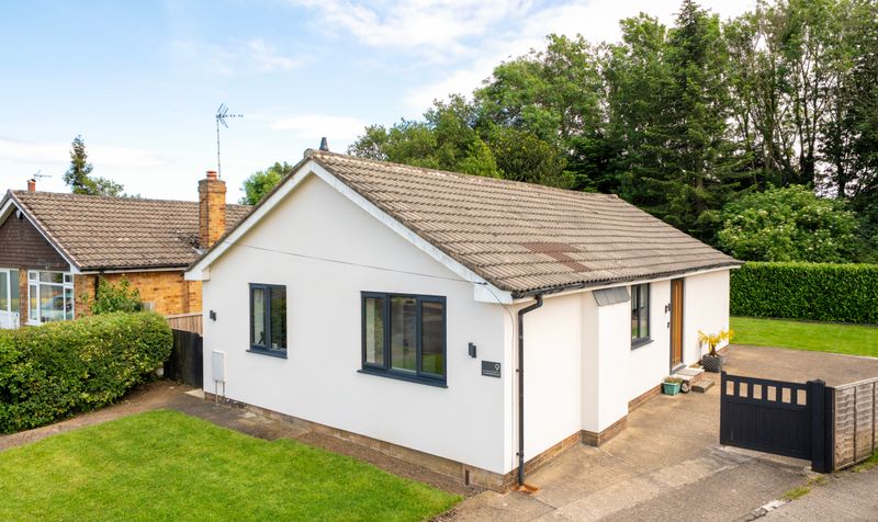 3 bedroom Detached bungalow Under Offer