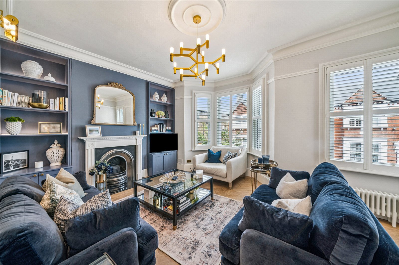 3 bedroom Flat For Sale