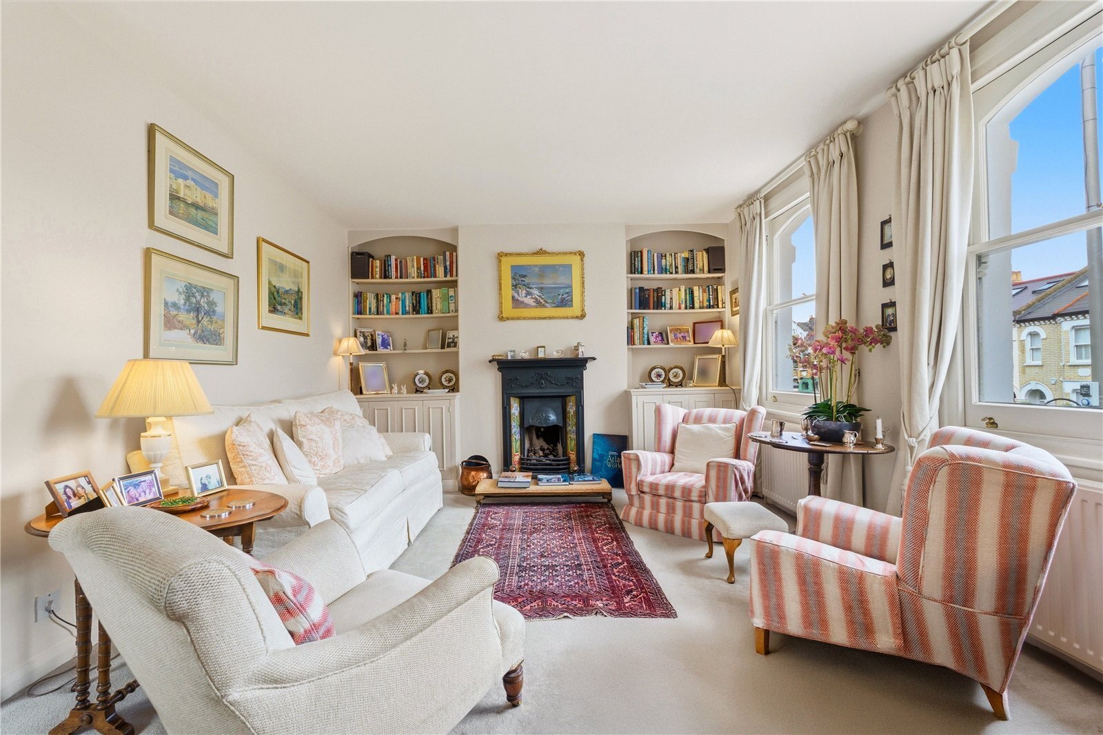 3 bedroom Flat For Sale