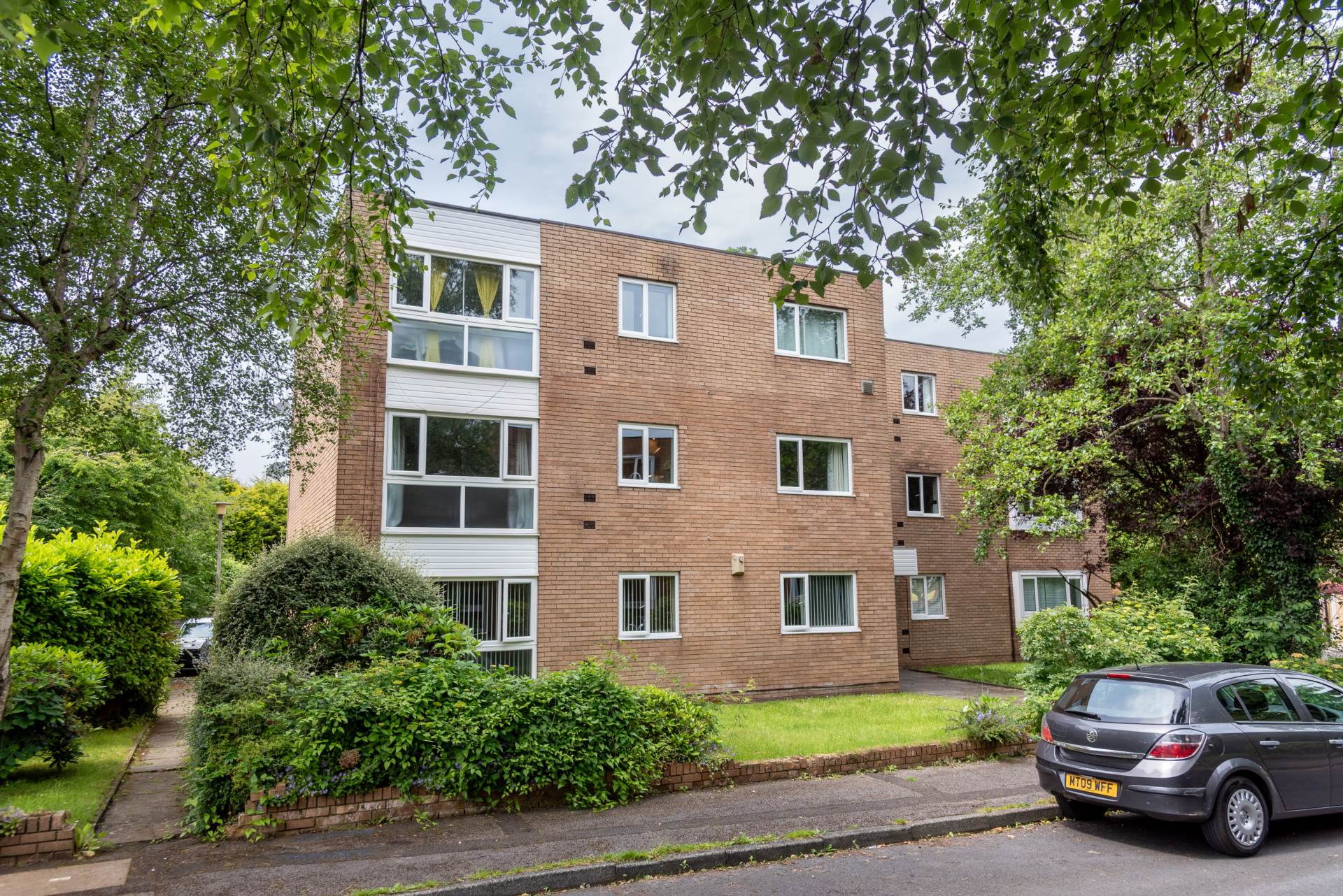 1 bedroom Flat To Let