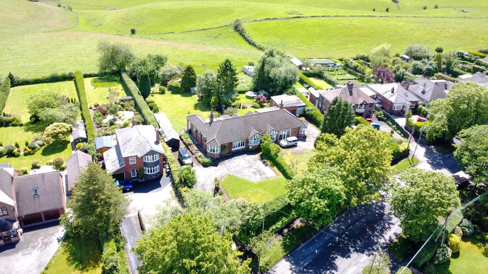 3 bedroom Link detached house Under Offer