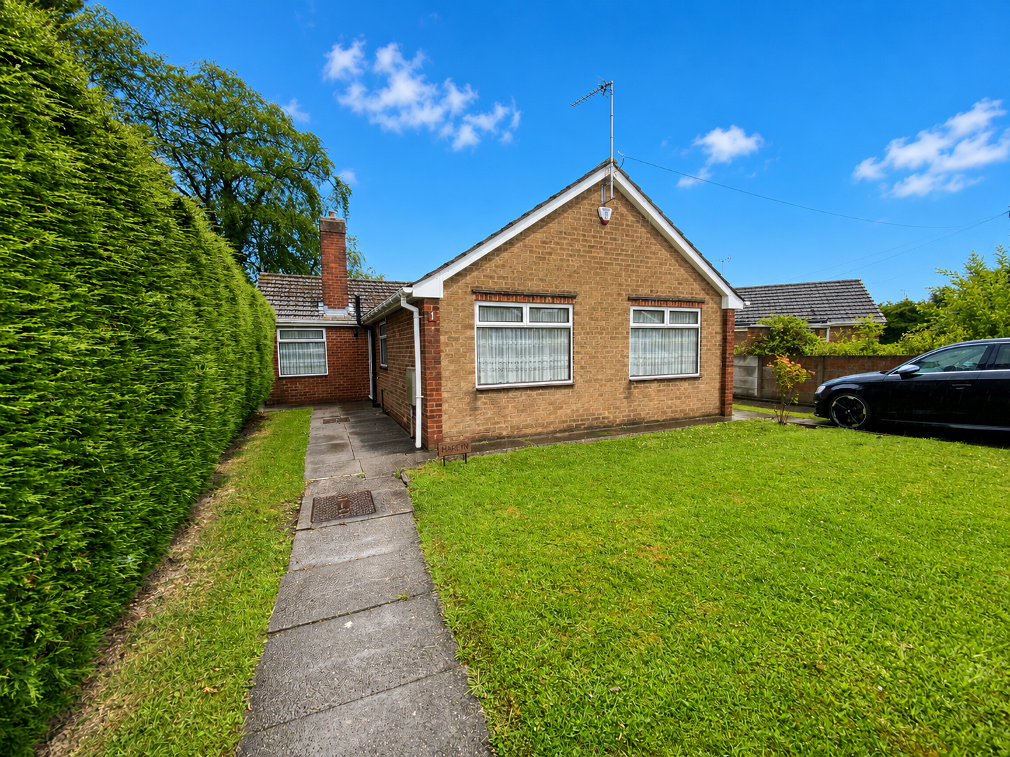 3 bedroom Detached bungalow For Sale