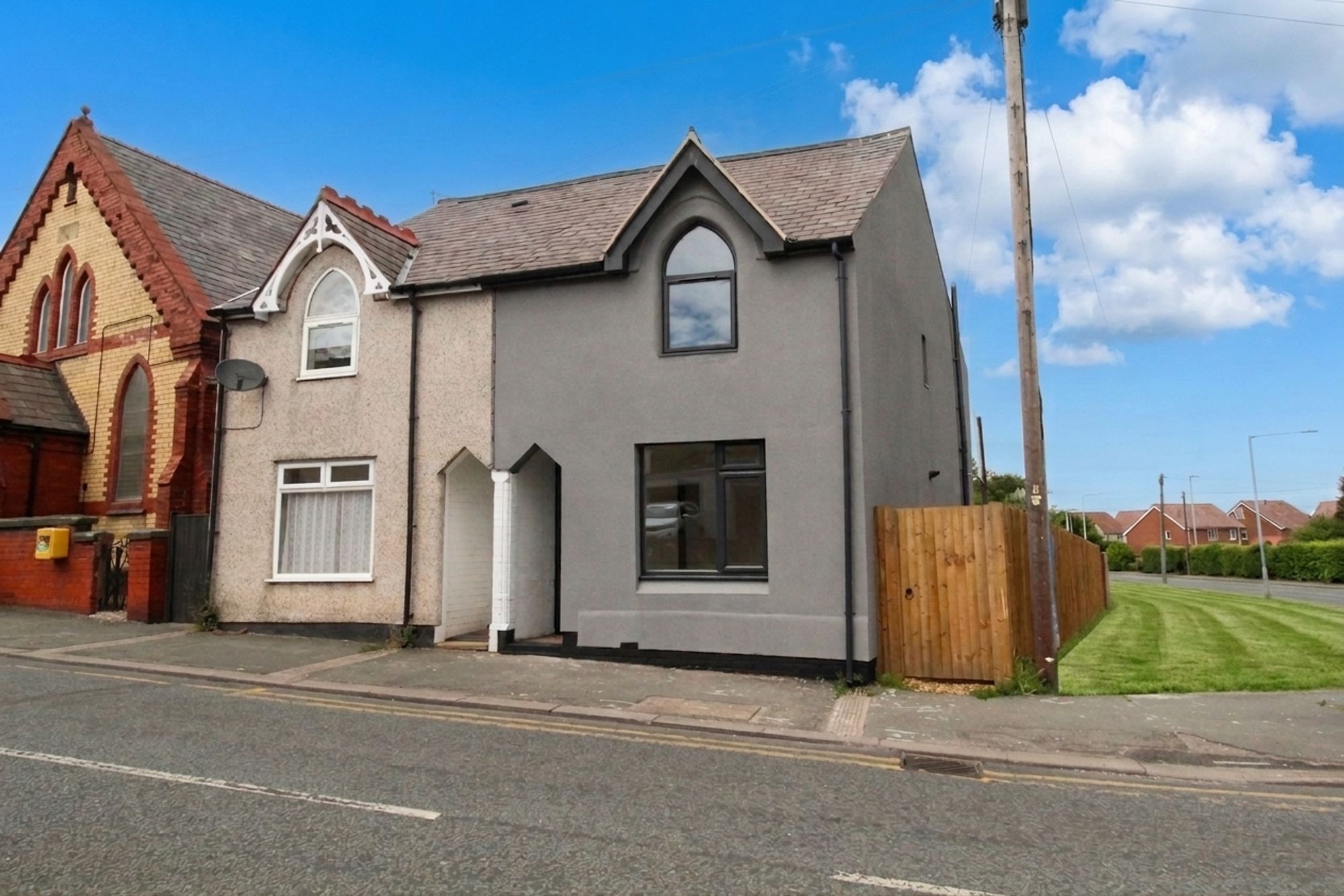 2 bedroom Semi-detached house For Sale