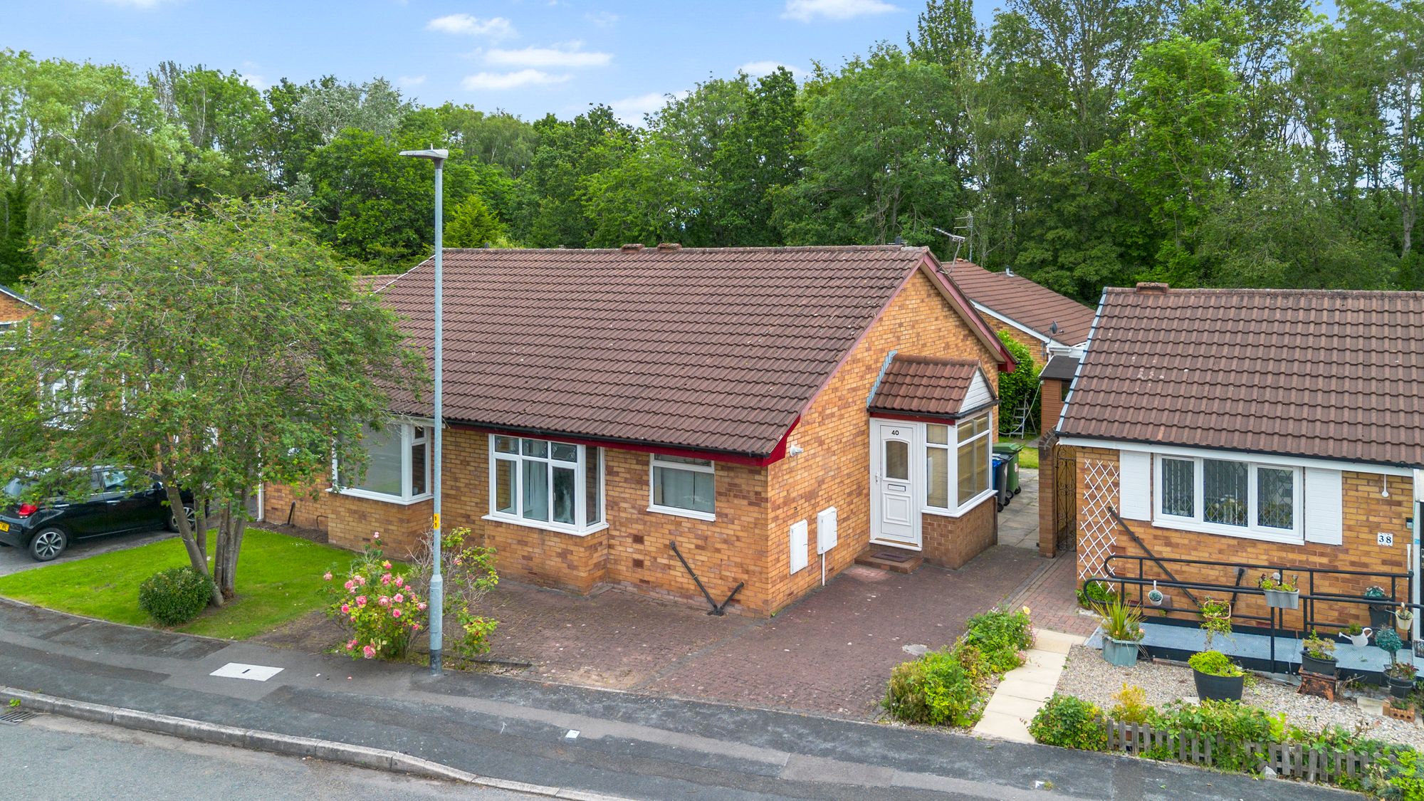 2 bedroom Detached bungalow For Sale