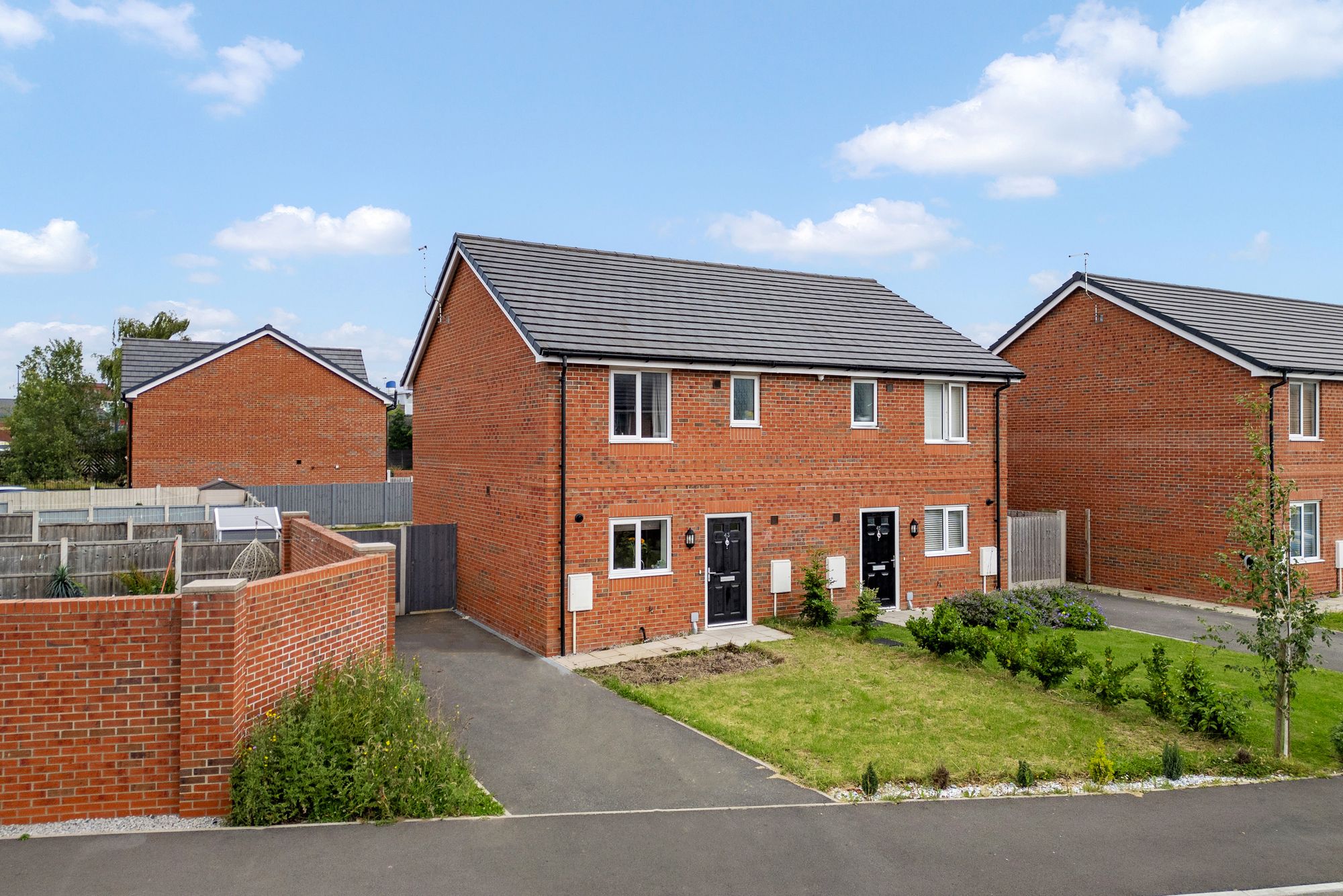 3 bedroom Semi-detached house For Sale