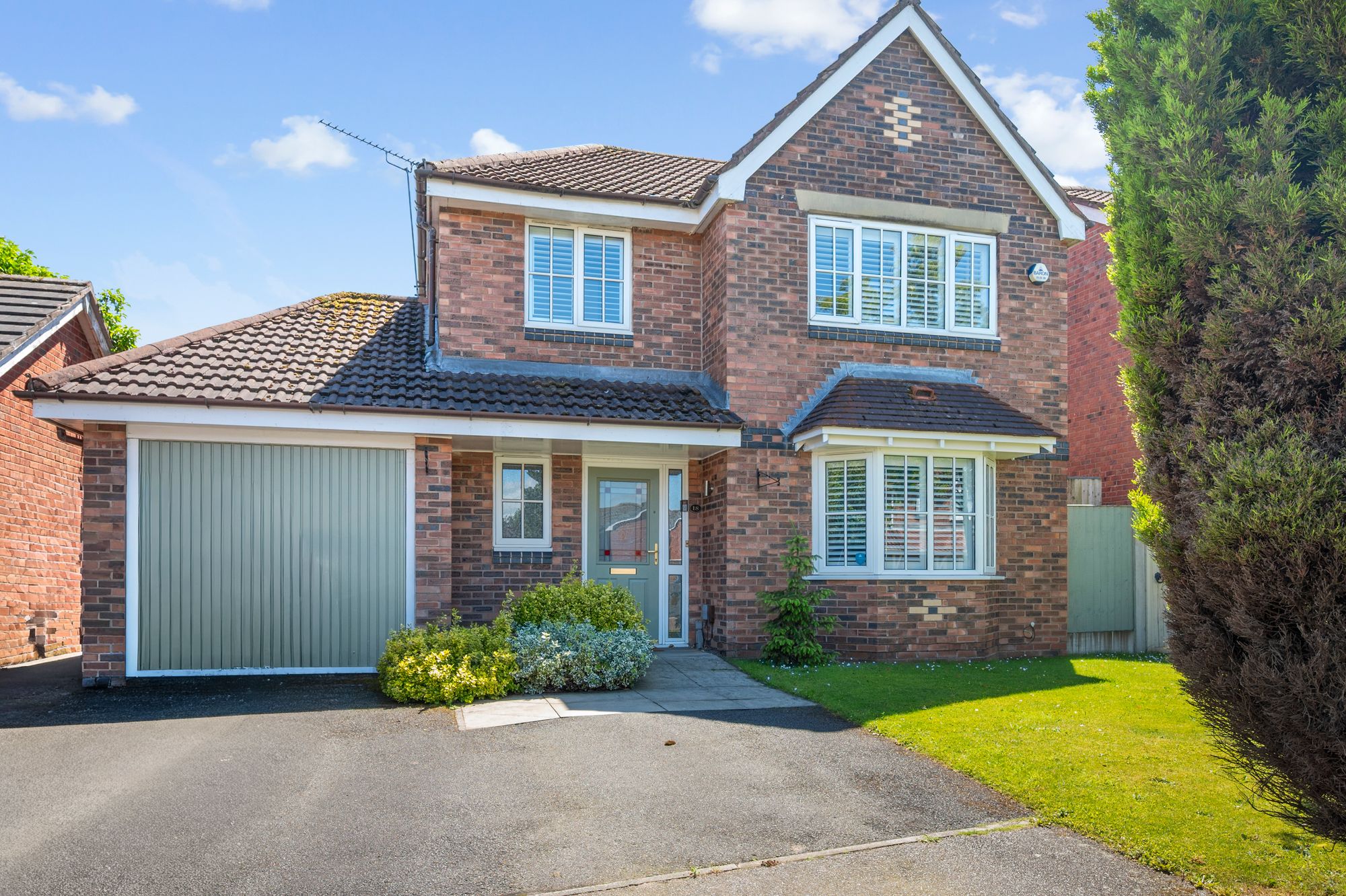 4 bedroom Detached house Under Offer