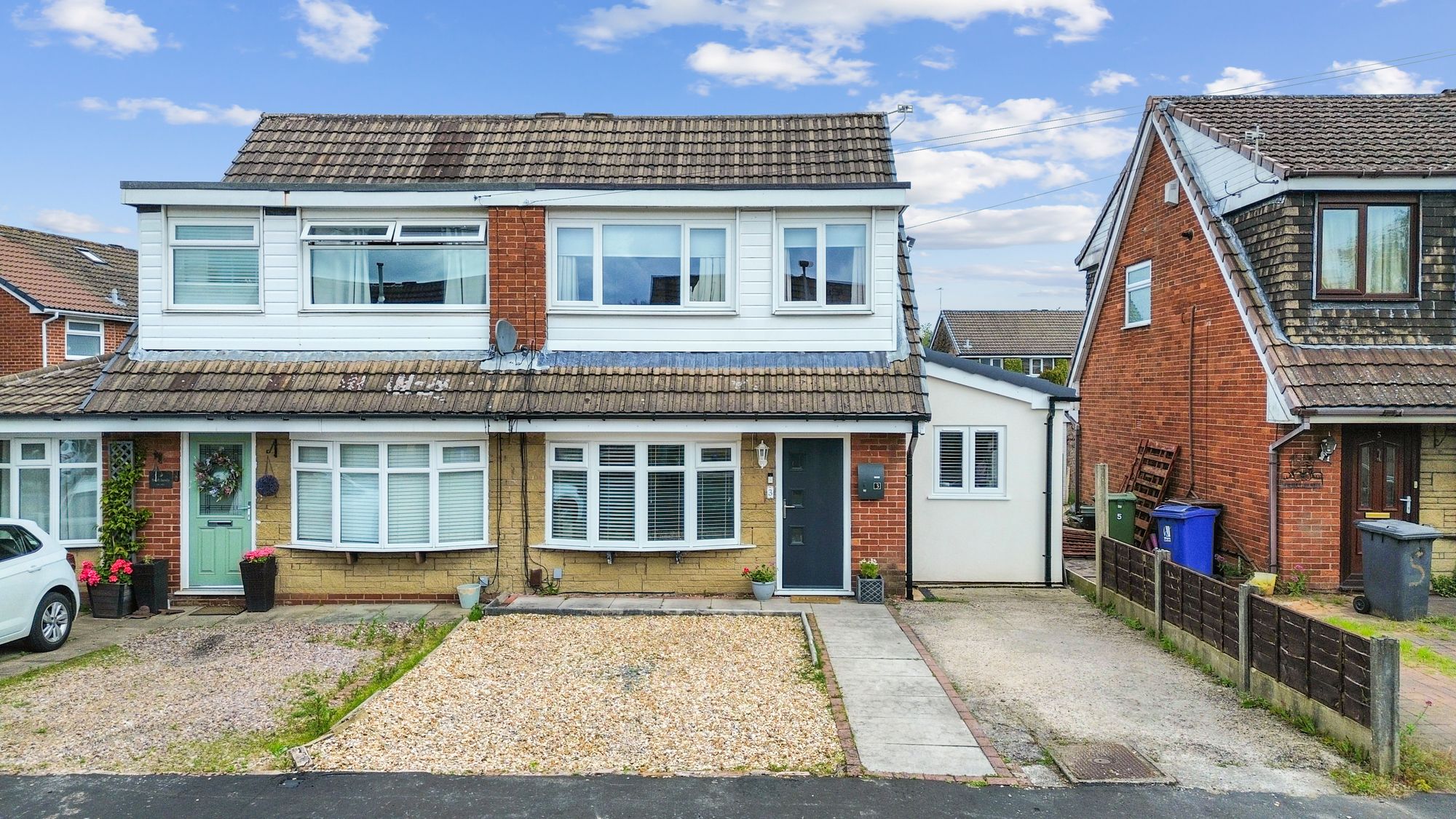 4 bedroom Semi-detached house For Sale