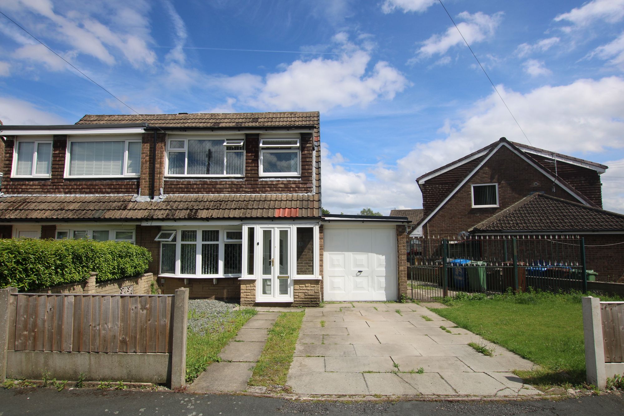 3 bedroom Semi-detached house For Sale