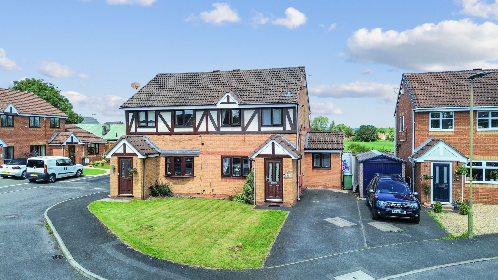 3 bedroom Semi-detached house For Sale