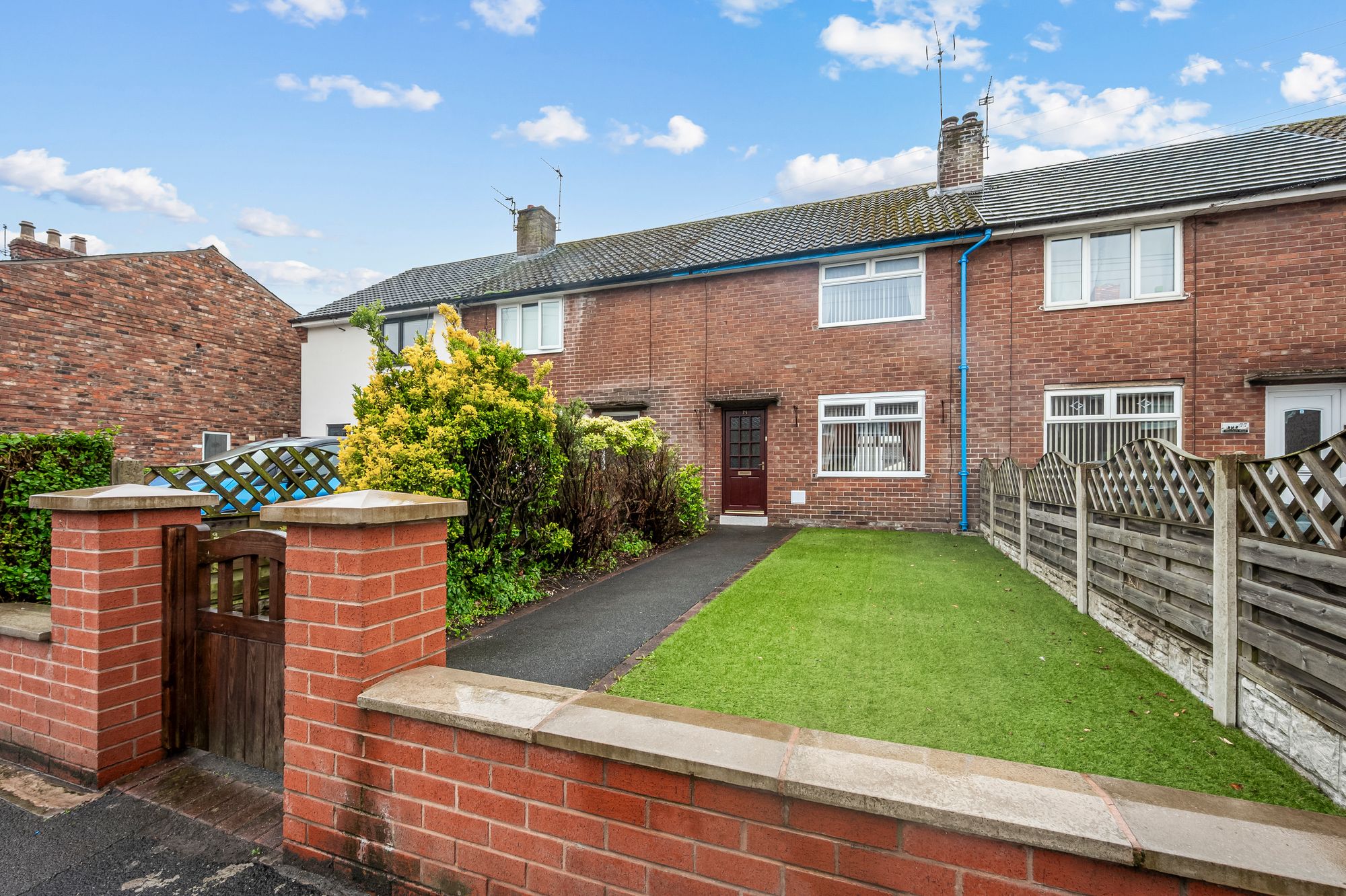 2 bedroom Terraced House Under Offer