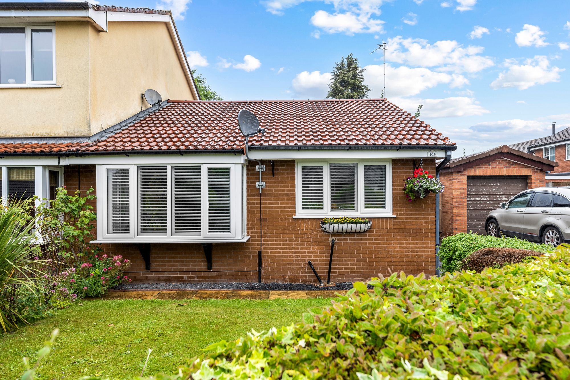 2 bedroom Detached bungalow For Sale