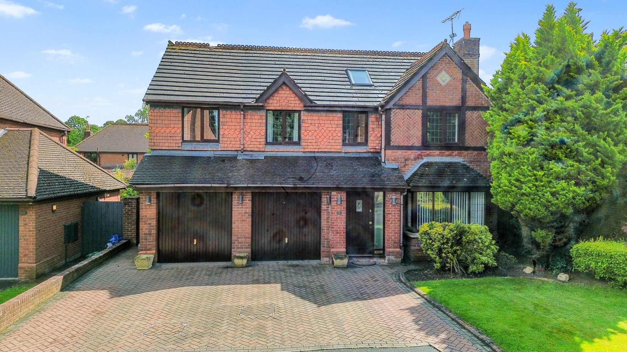 5 bedroom Detached house For Sale