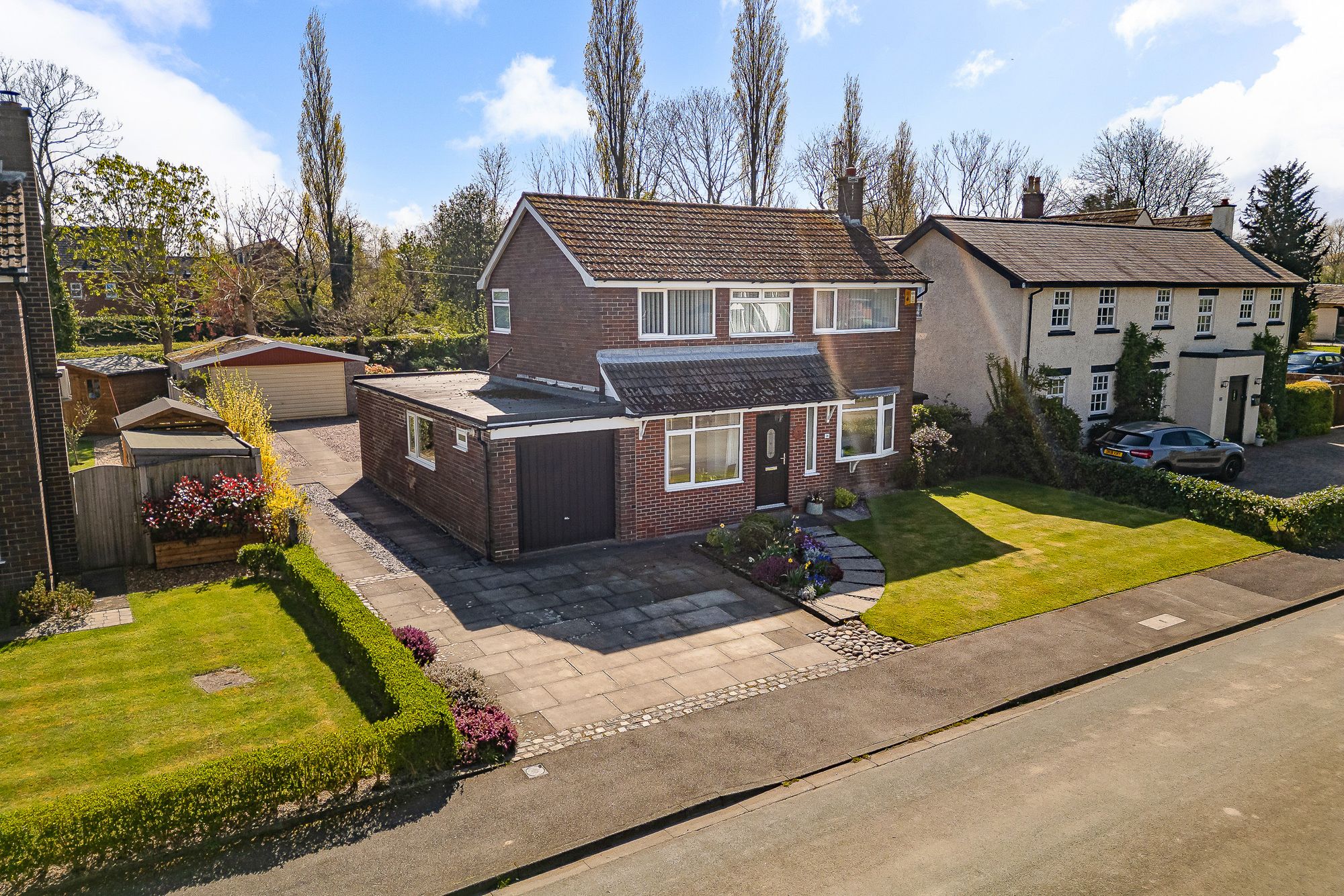 4 bedroom Detached house Under Offer