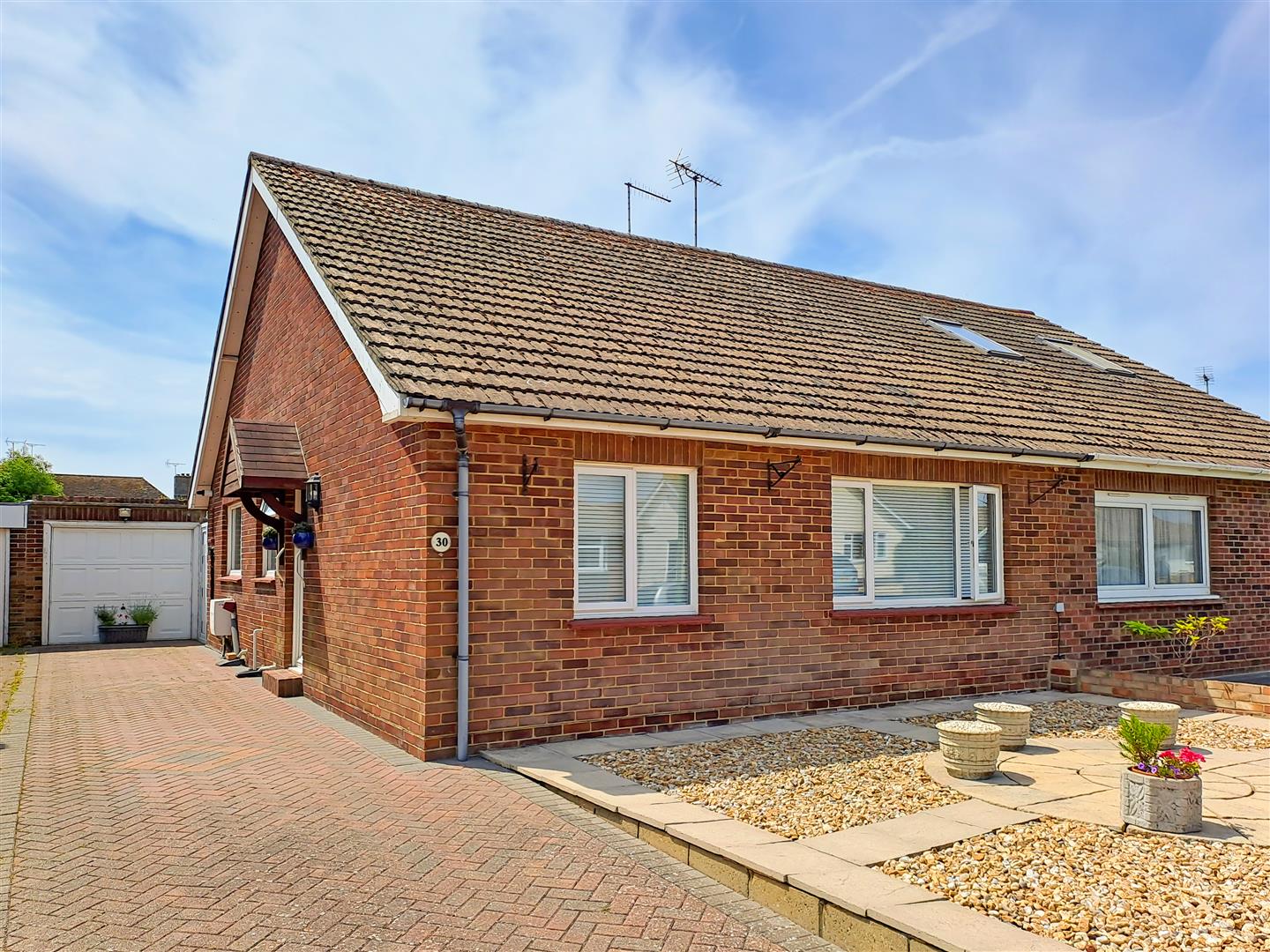 2 bedroom Detached bungalow For Sale