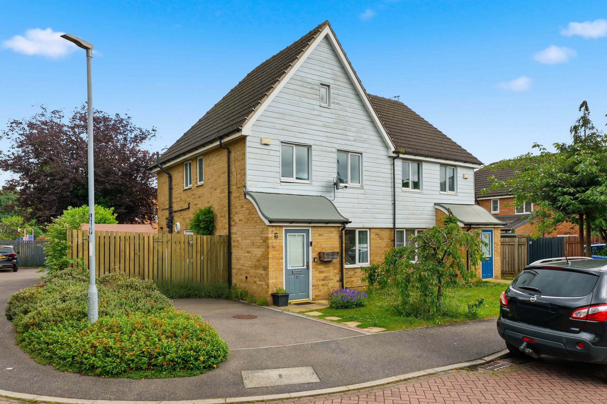 3 bedroom Semi-detached house For Sale