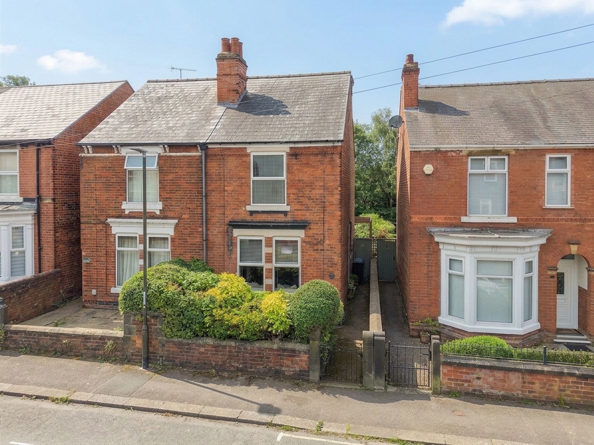 2 bedroom Studio flat Under Offer