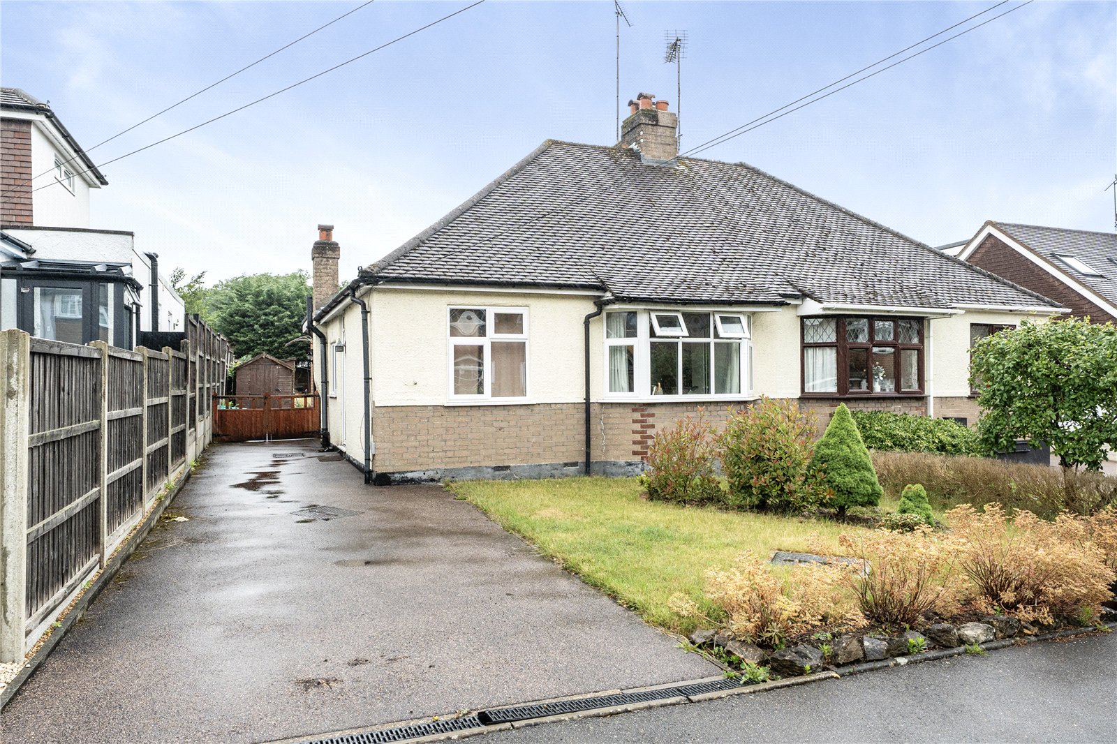 2 bedroom Detached bungalow For Sale