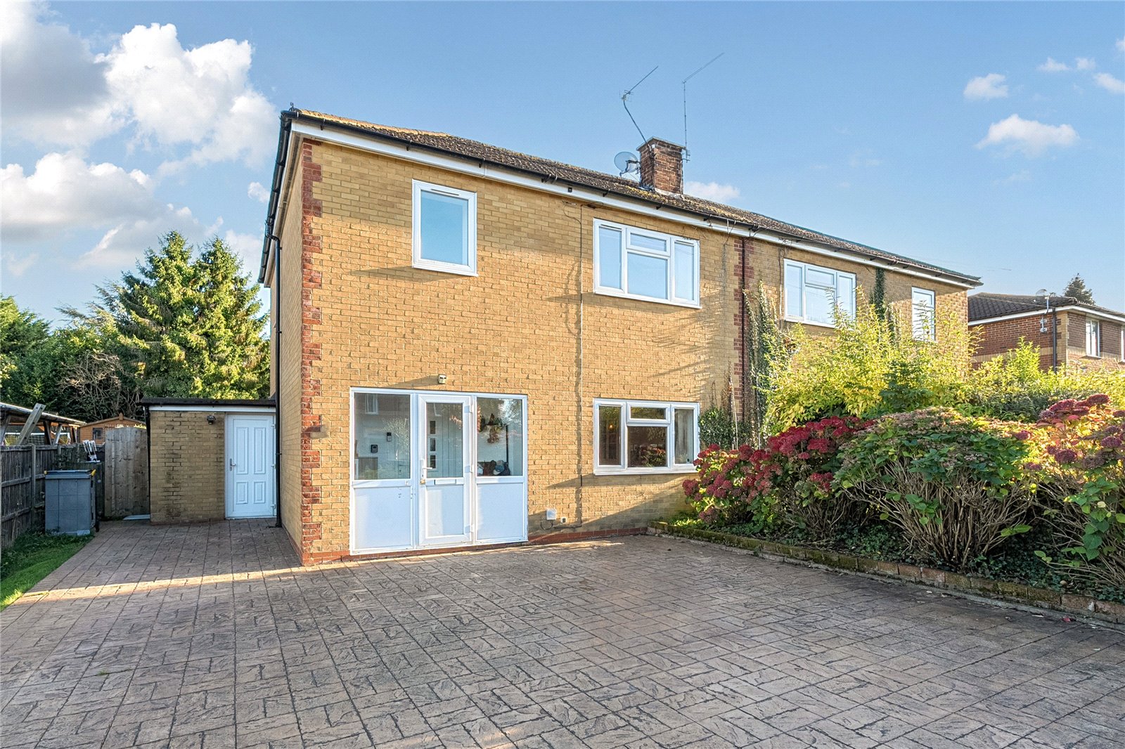 3 bedroom Semi-detached house For Sale
