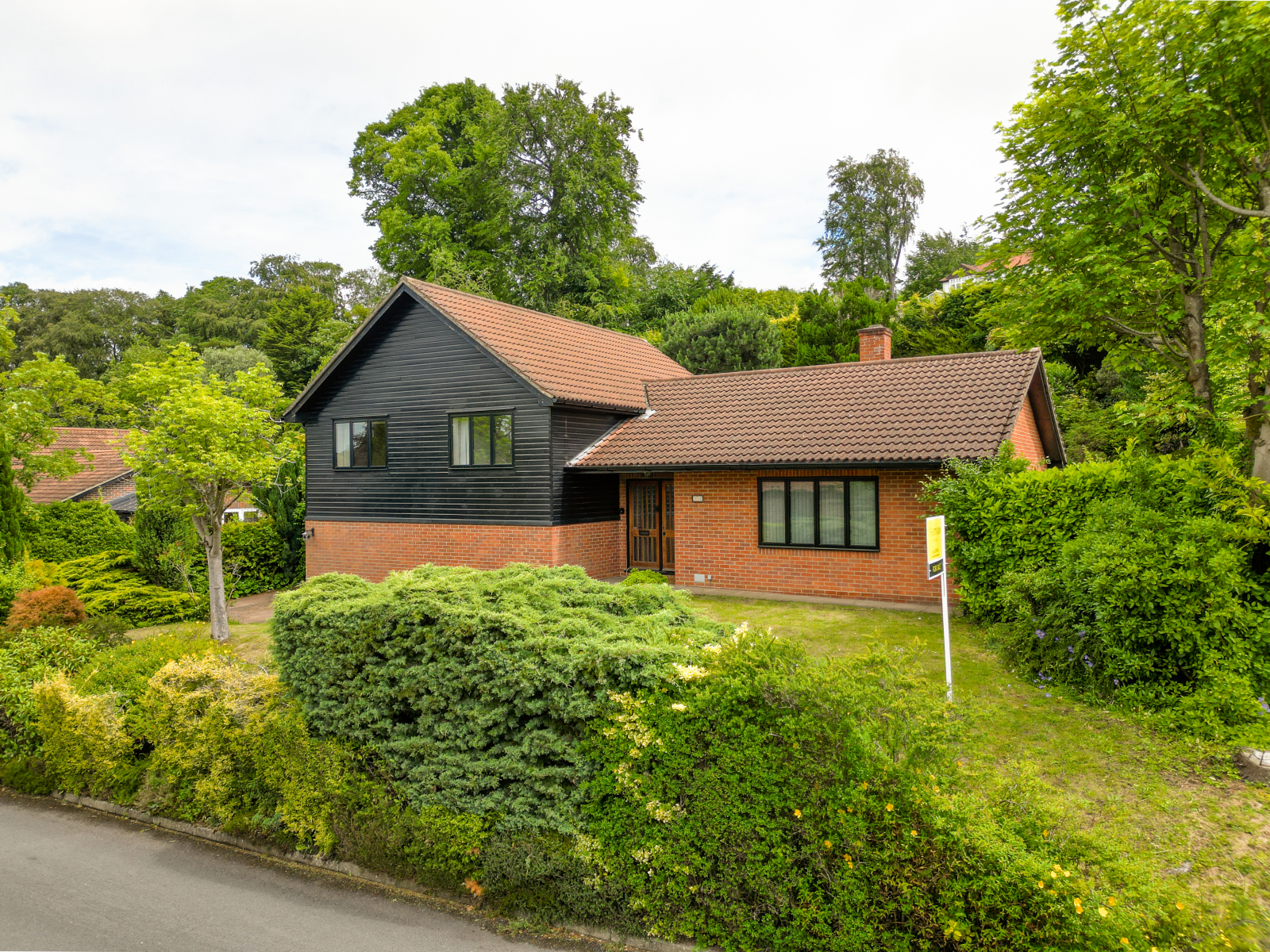 4 bedroom Detached house Under Offer