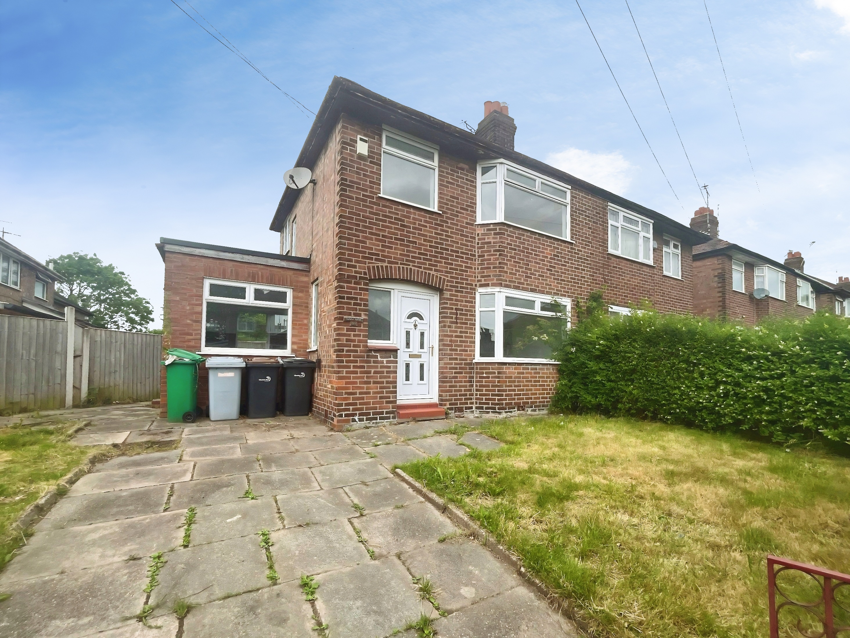 3 bedroom Semi-detached house To Let