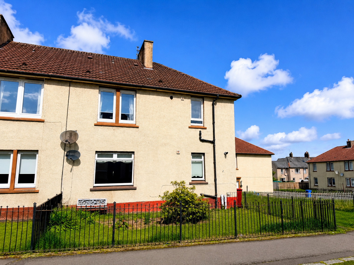 2 bedroom Ground floor flat To Let