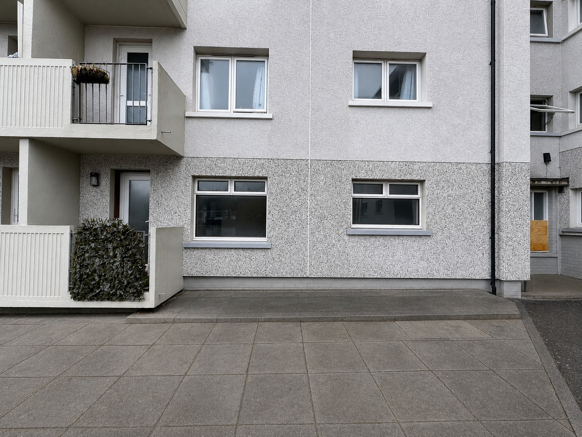 2 bedroom Ground floor flat To Let