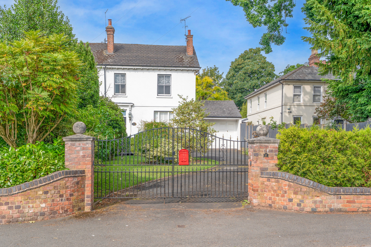 4 bedroom House (unspecified) For Sale