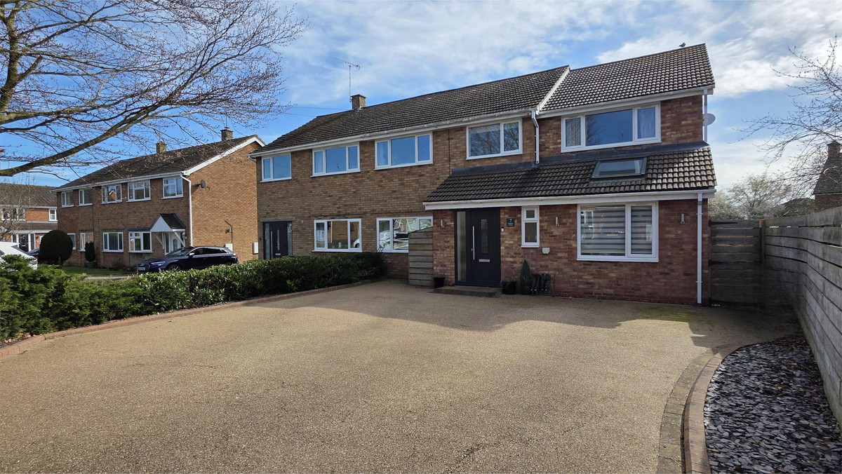 4 bedroom House (unspecified) For Sale