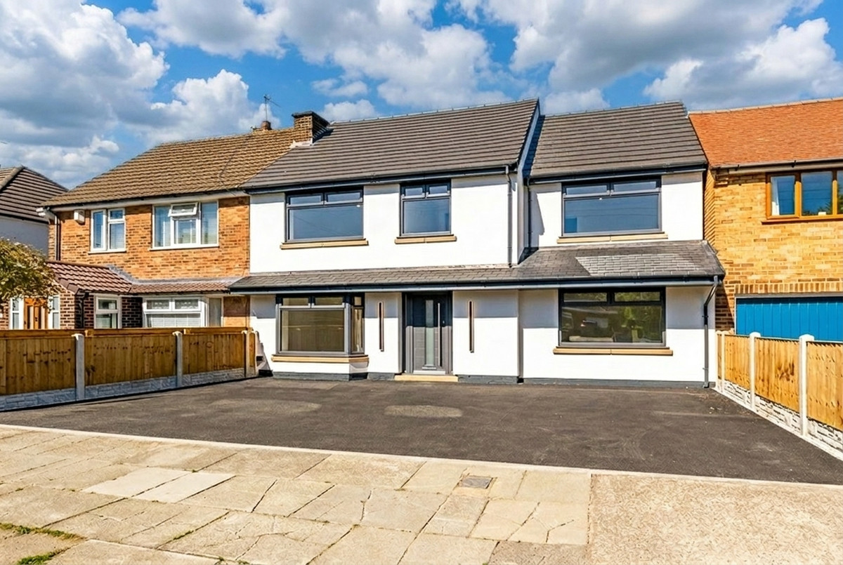 4 bedroom Semi-detached house For Sale
