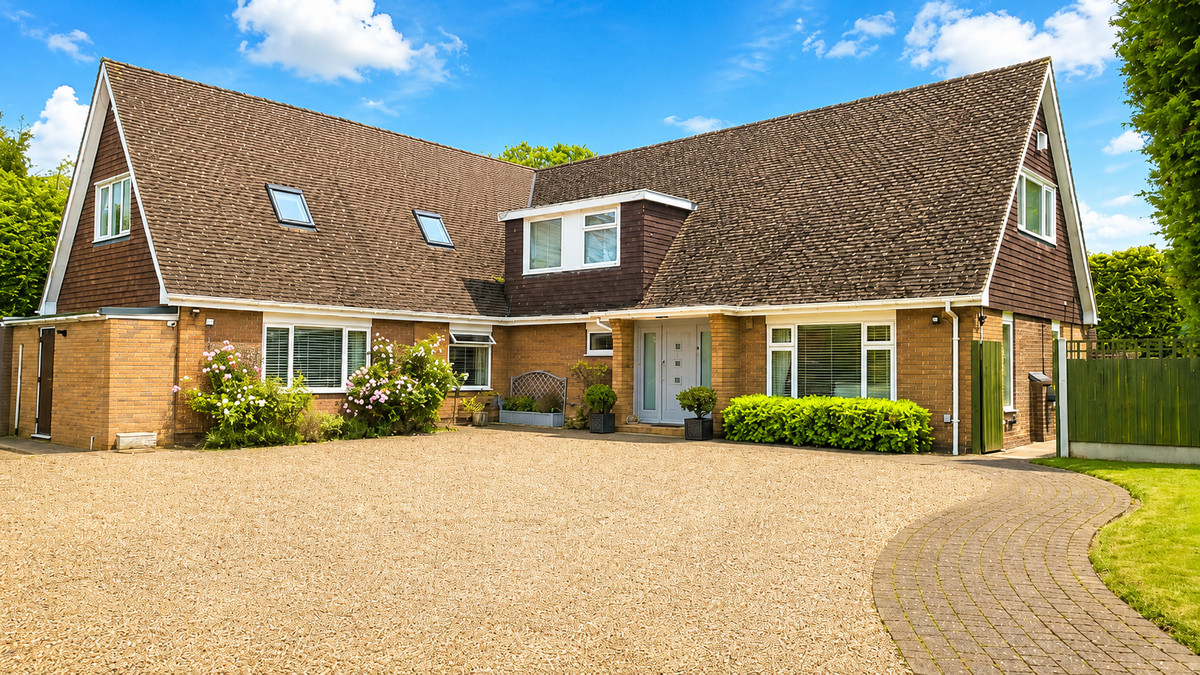 5 bedroom Detached house For Sale