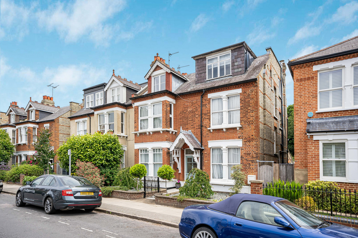 7 bedroom Detached house For Sale