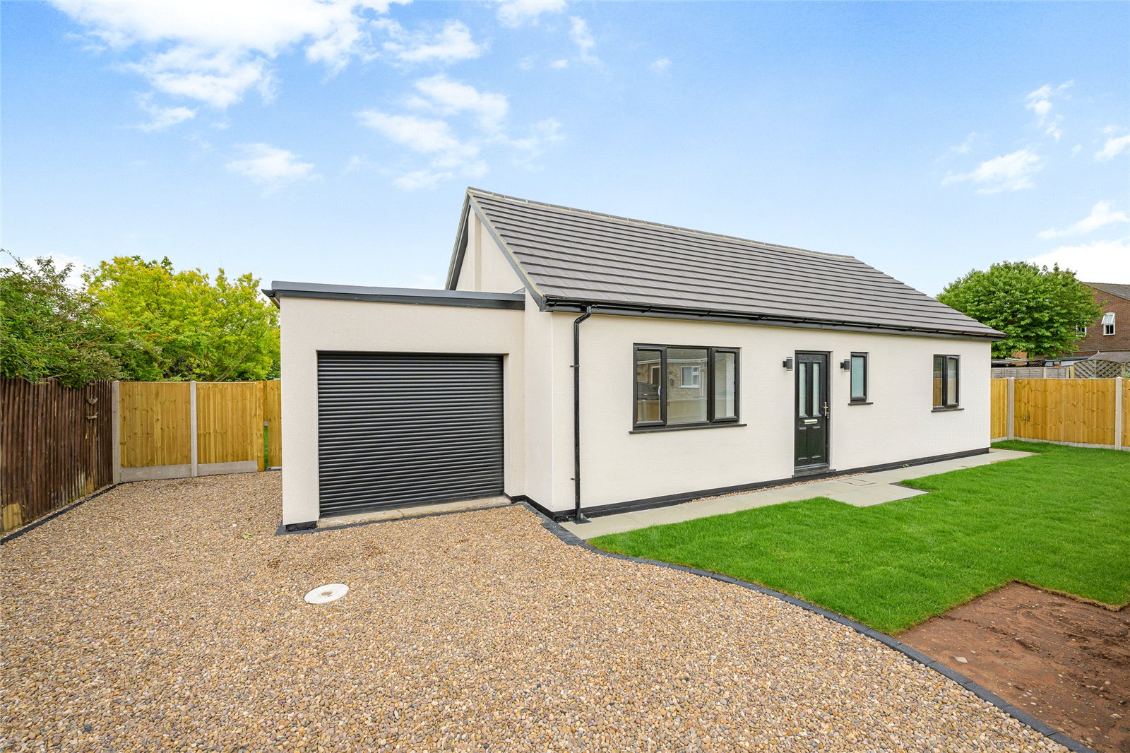 3 bedroom Detached house Under Offer