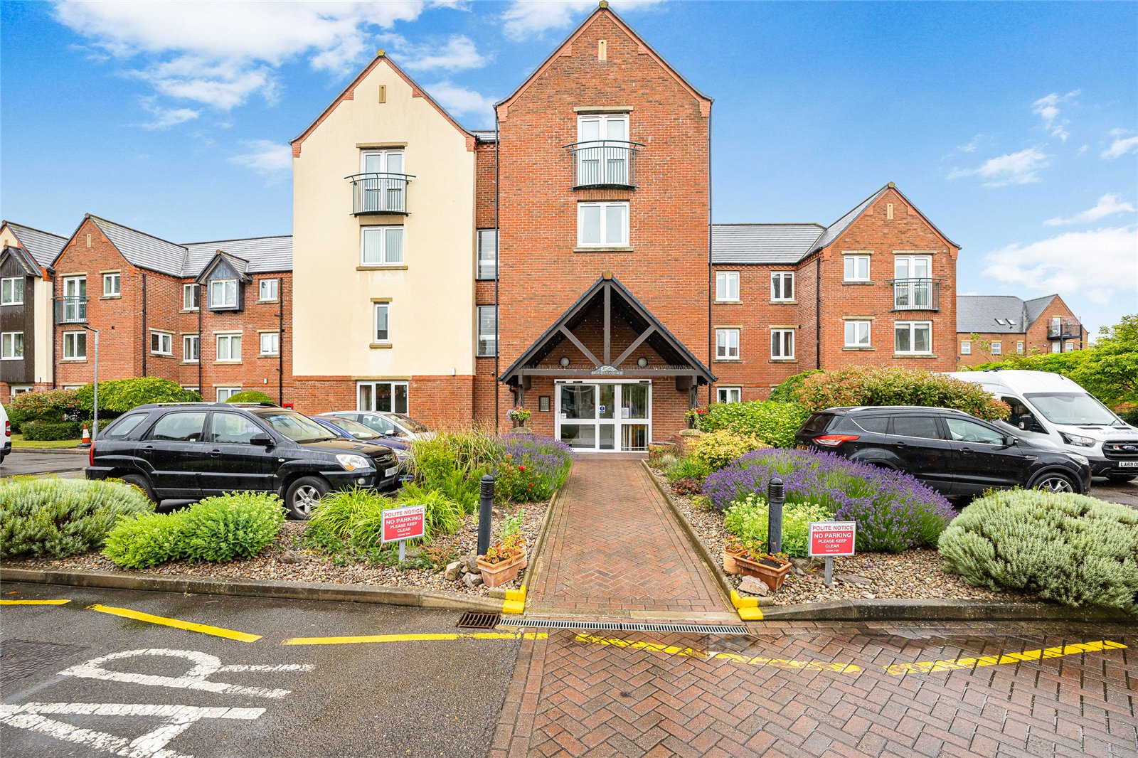 1 bedroom Flat For Sale