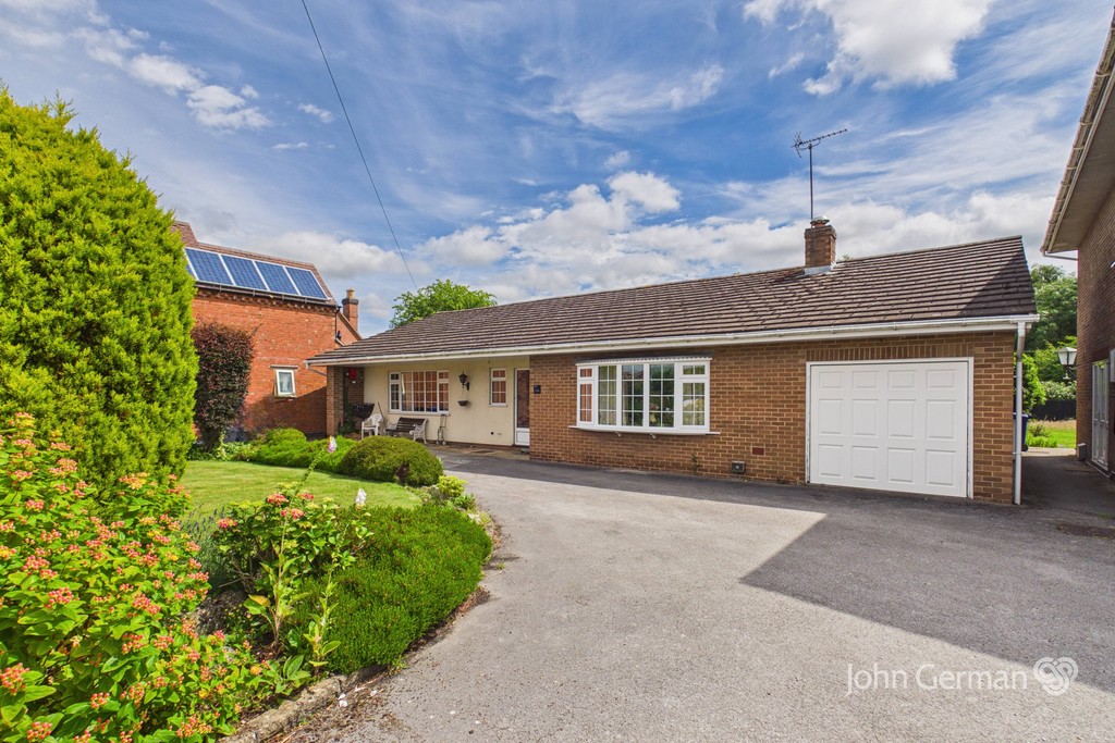 2 bedroom Detached house For Sale