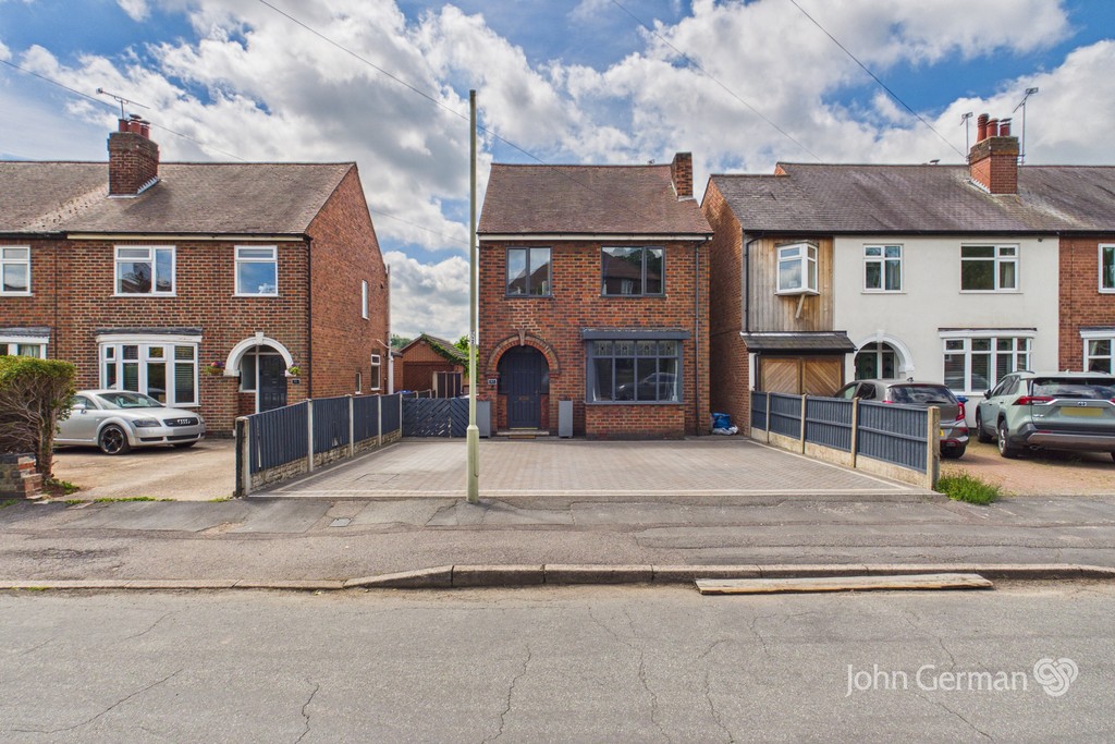 3 bedroom Detached house For Sale