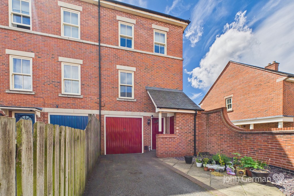 4 bedroom Property For Sale