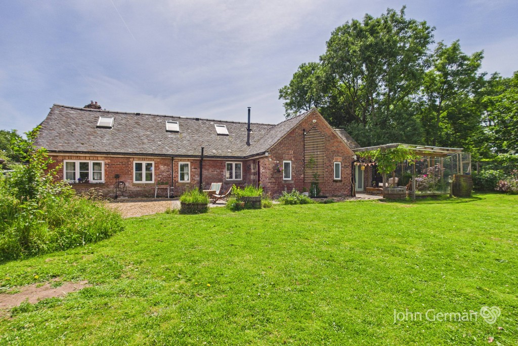 4 bedroom Barn For Sale