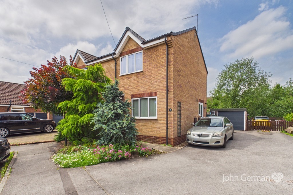 2 bedroom Semi-detached house For Sale