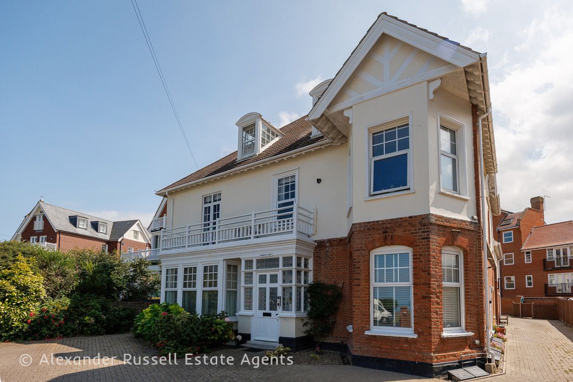 1 bedroom Flat For Sale