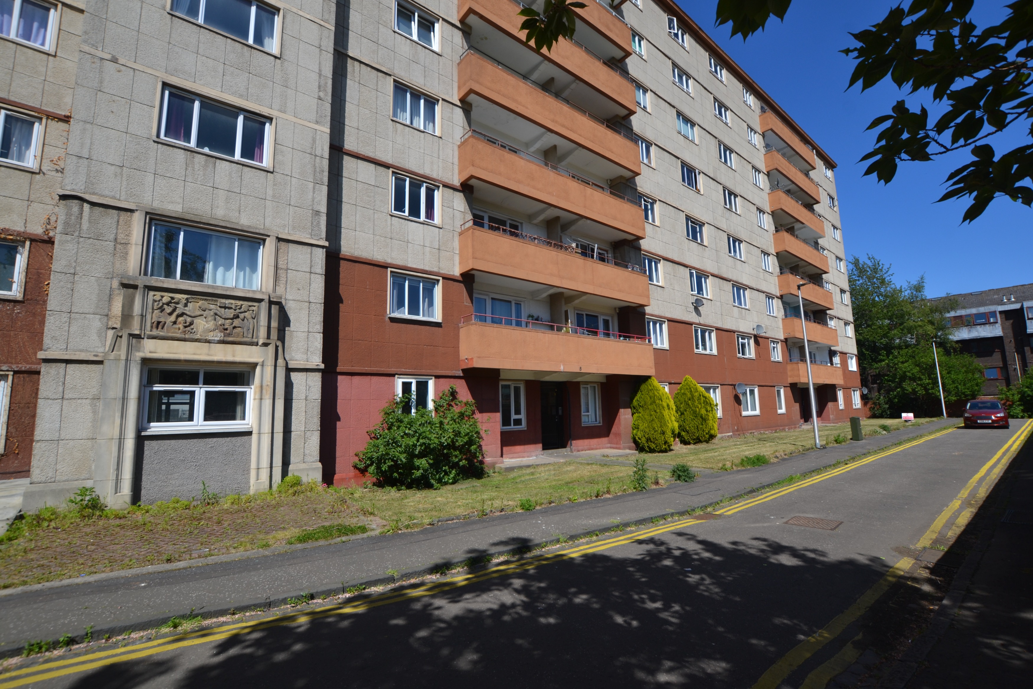 3 bedroom Flat To Let