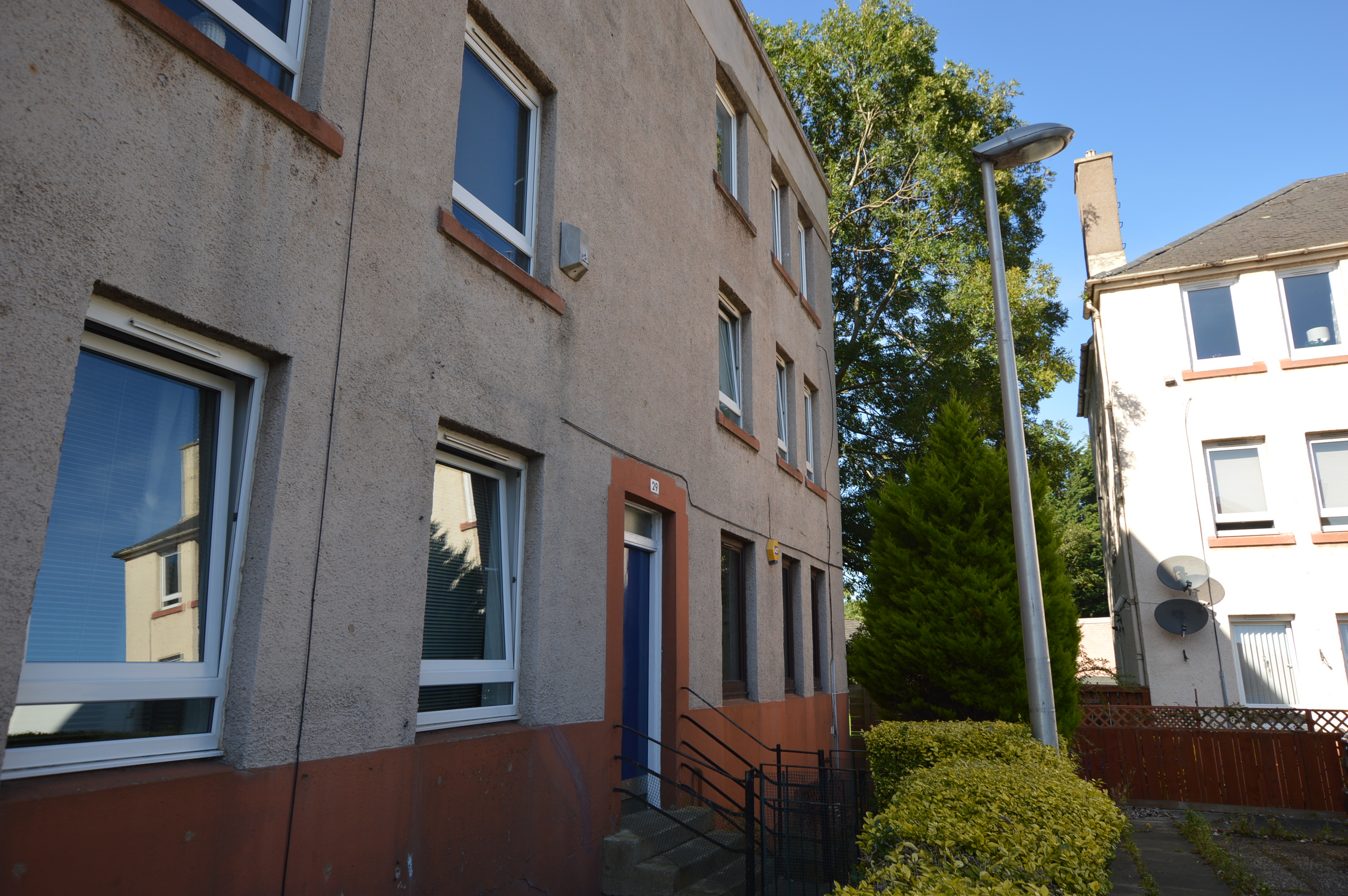 2 bedroom Flat To Let