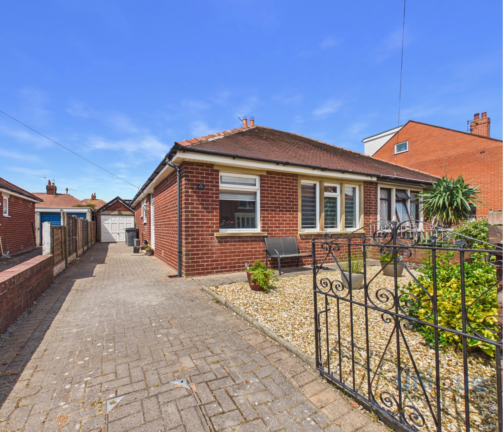 2 bedroom Link detached house Under Offer