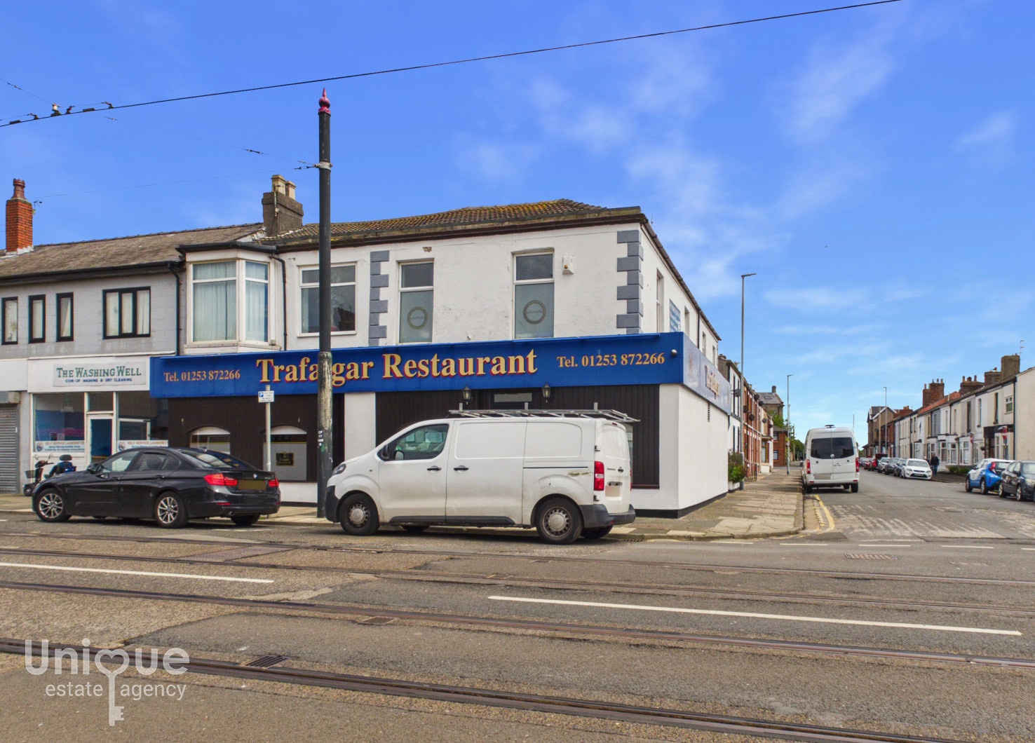  End of terrace house For Sale