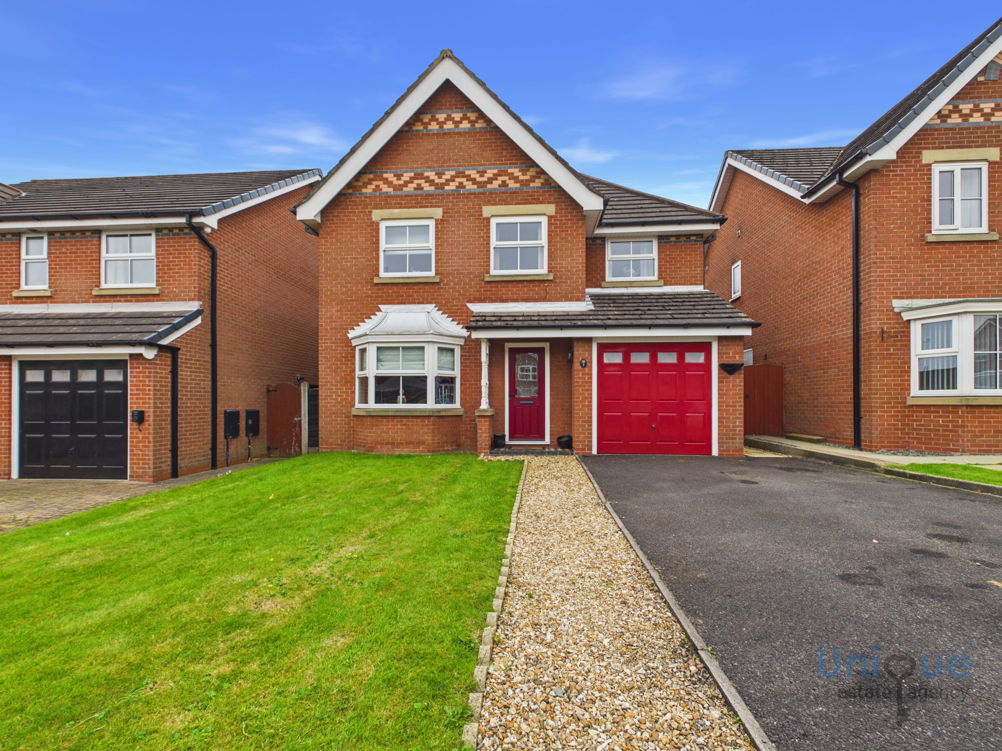 4 bedroom Detached house Under Offer