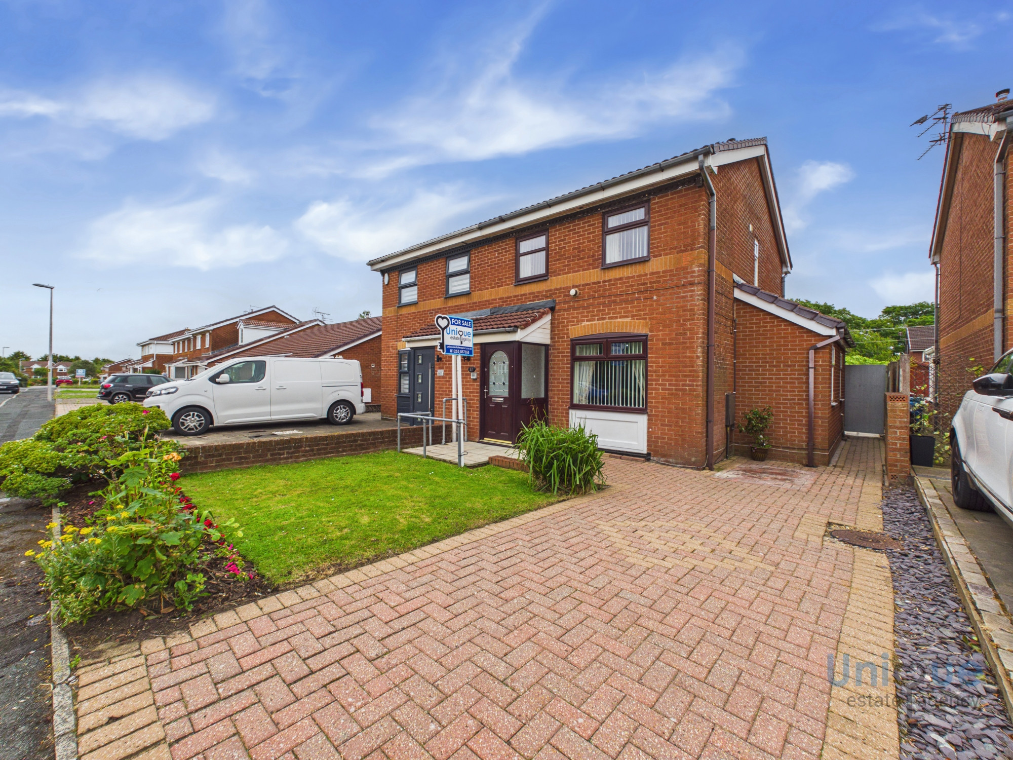 2 bedroom Semi-detached house For Sale