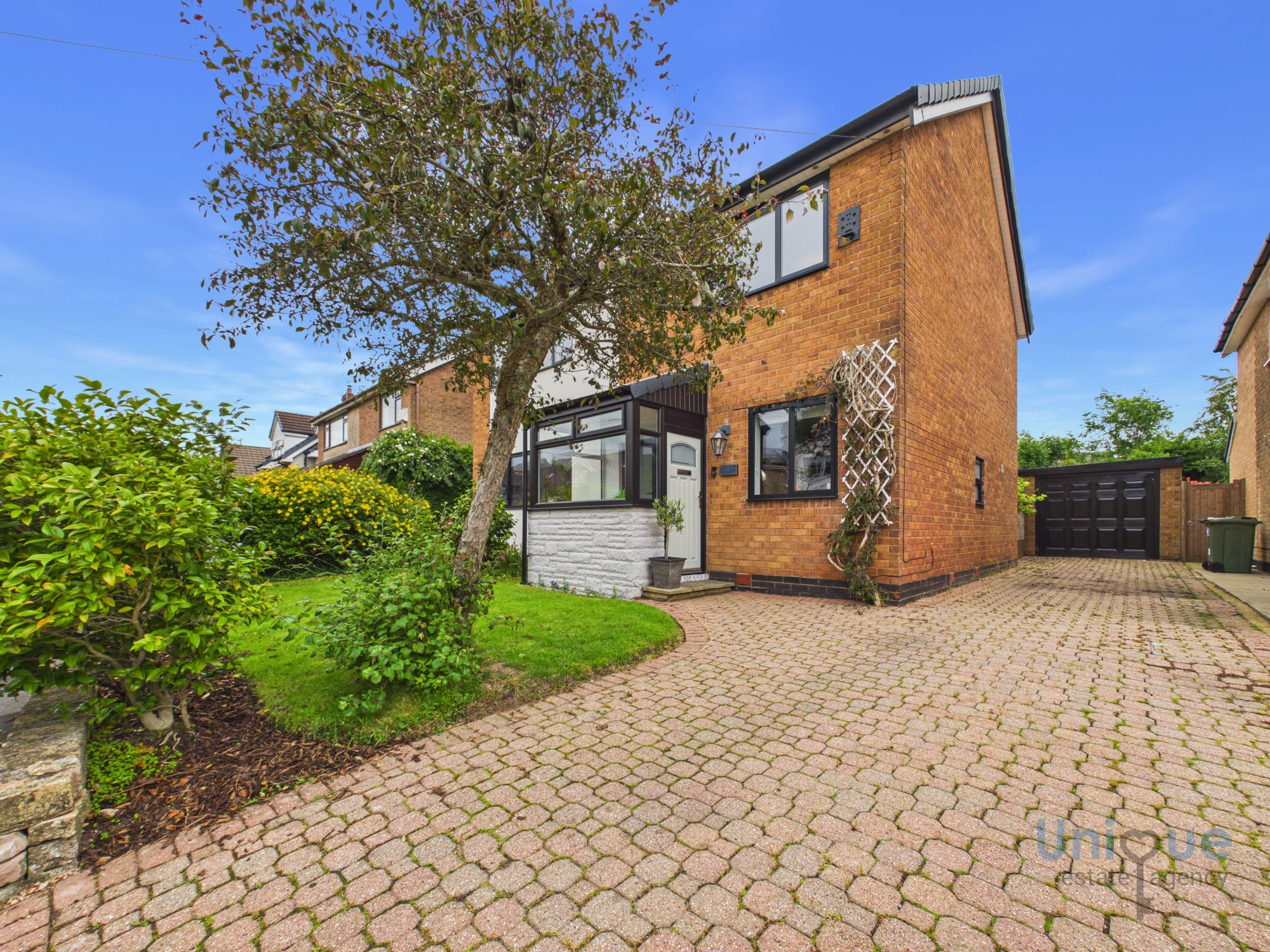 4 bedroom Link detached house Under Offer