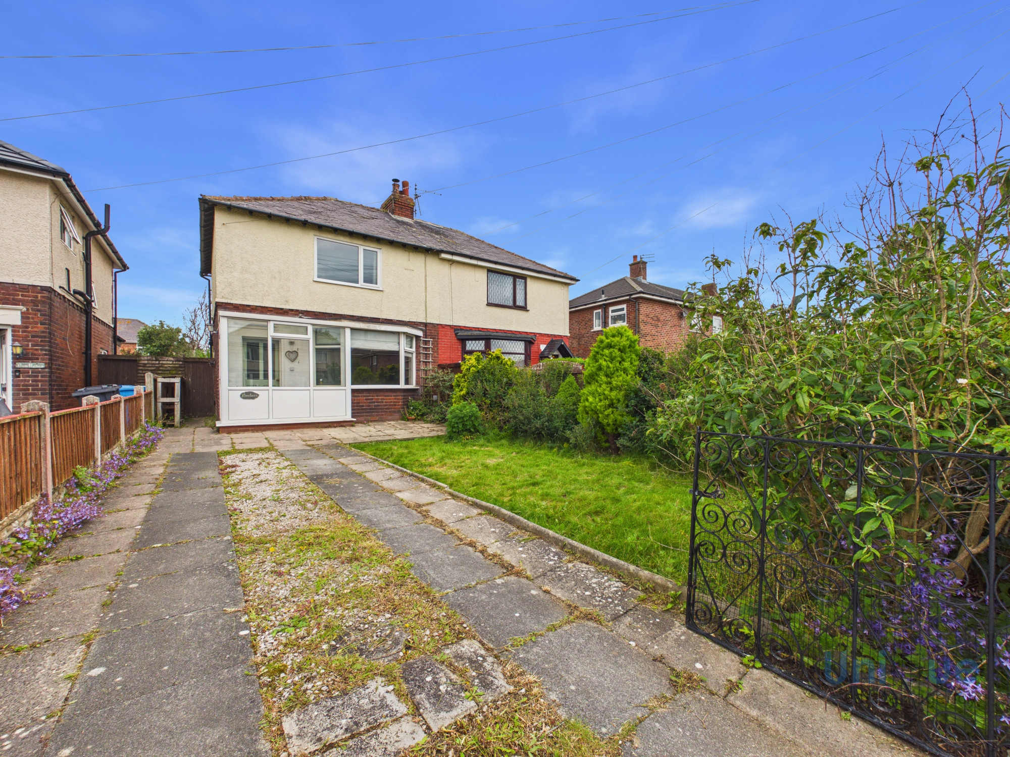 2 bedroom Semi-detached house For Sale